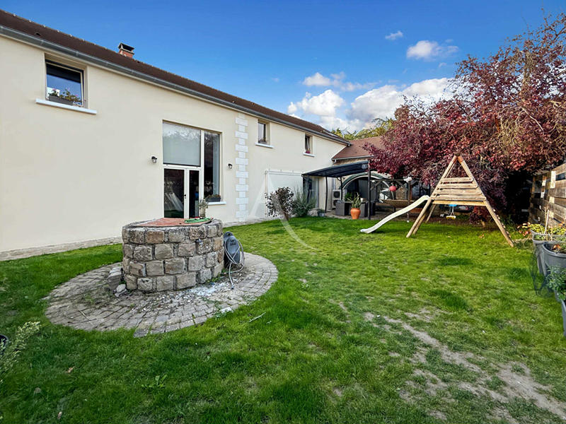 Maison - 211 m² - 8 pièces