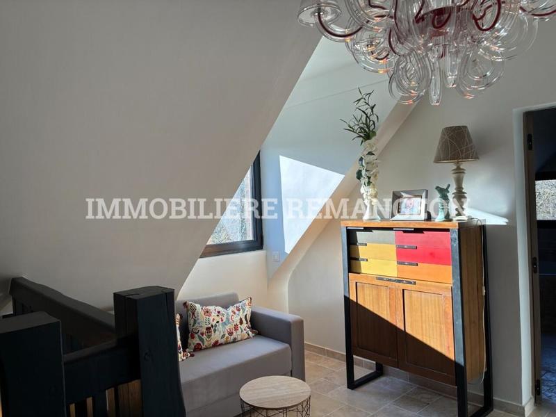 Demeure - 357 m² - 10 pièces