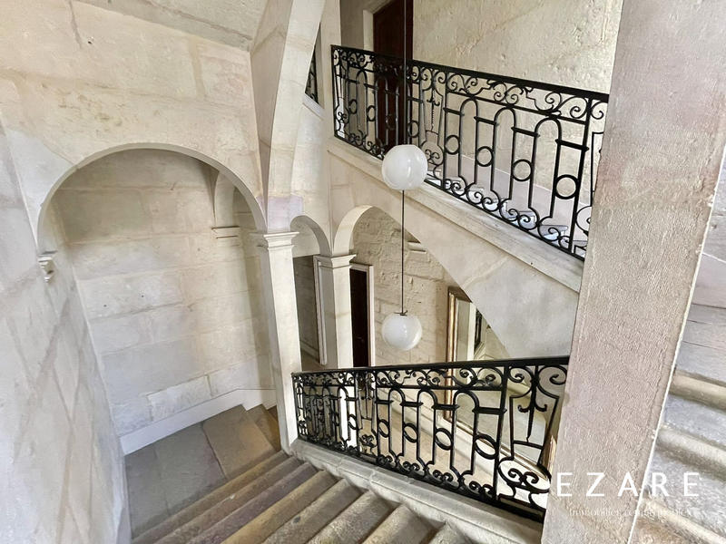 Appartement - 191 m² - 6 pièces