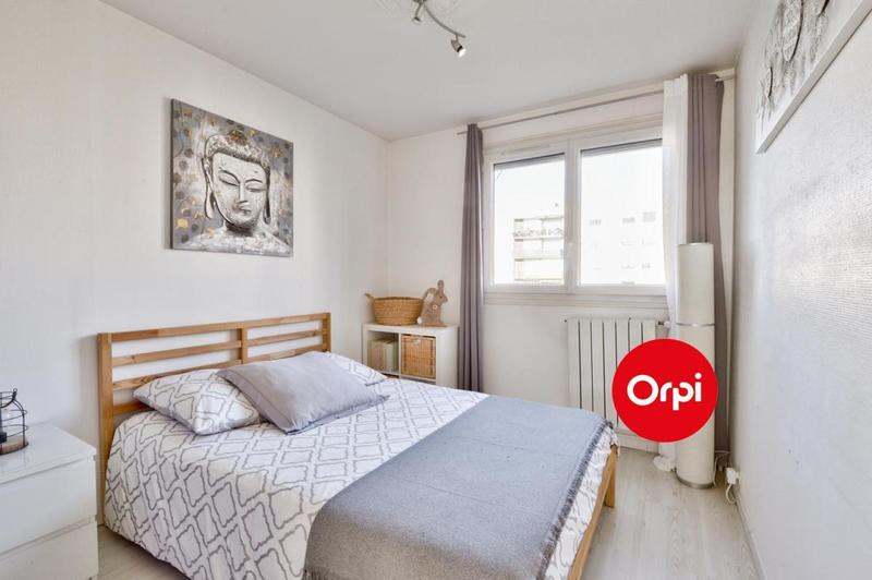 Appartement - 90 m² - 5 pièces