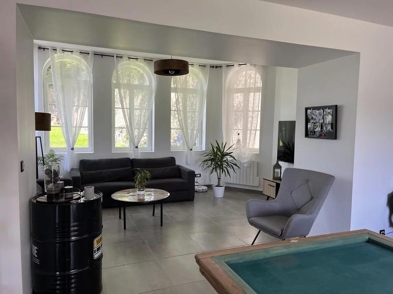 Propriété - 191 m² - 6 pièces