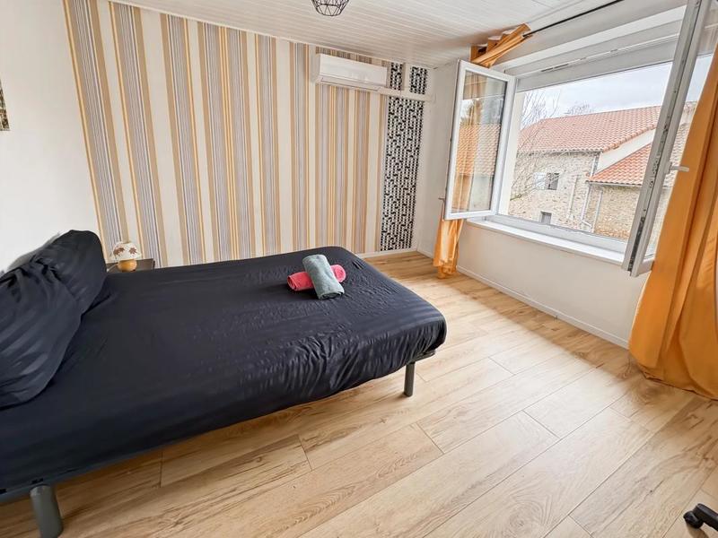 Maison - 2 502 m² - 10 pièces