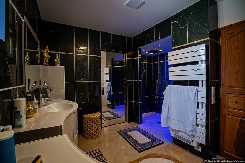 Villa - 246 m² - 9 pièces