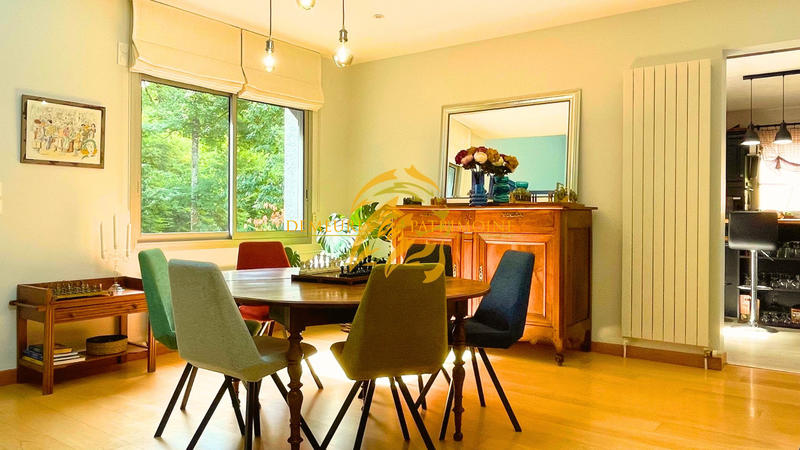 Maison traditionnelle - 175 m² - 5 pièces