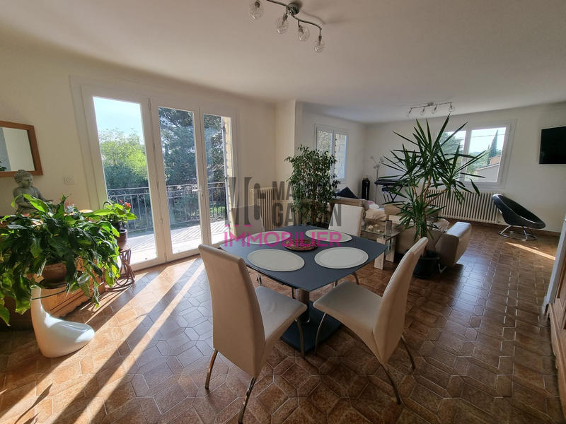 Maison - 210 m² - 8 pièces