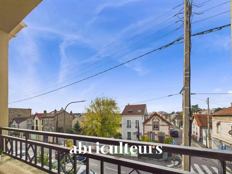 Appartement - 90 m² - 5 pièces