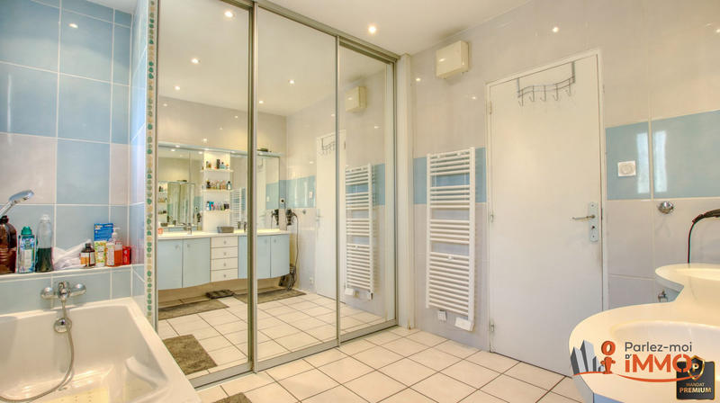 Maison - 185 m² - 7 pièces