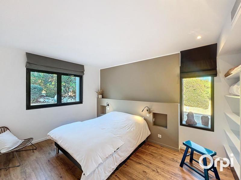 Villa - 260 m² - 6 pièces