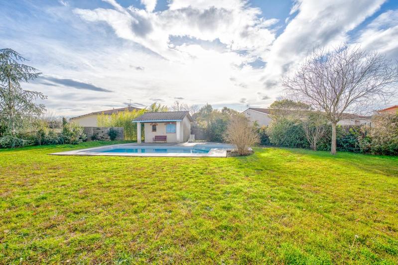 Maison - 212 m² - 7 pièces