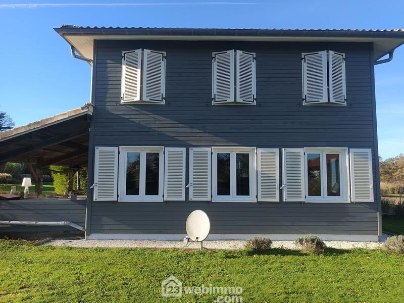 Maison - 737 m² - 20 pièces