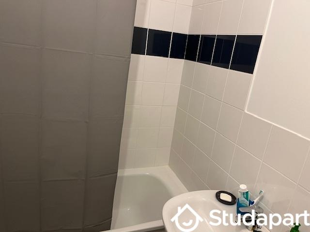 Chambre - 11 m² - 1 pièce