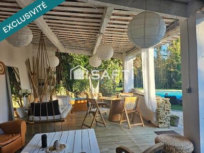 Maison - 293 m² - 8 pièces