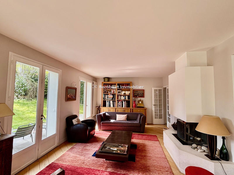 Maison - 210 m² - 9 pièces