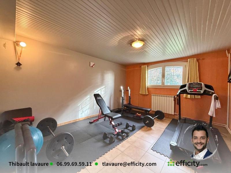 Maison - 177 m² - 8 pièces