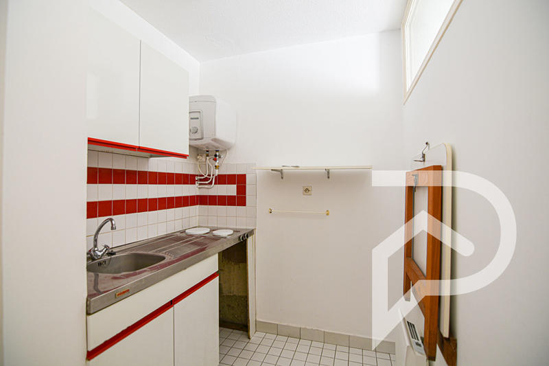 Local commercial - 135 m² - 1 pièce