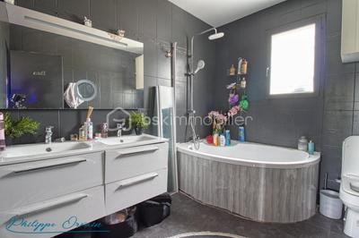 Maison - 250 m² - 11 pièces