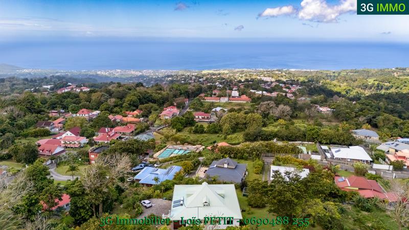 Maison - 290 m² - 8 pièces