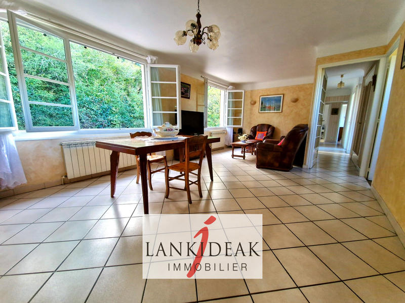 Maison - 104 m² - 4 pièces