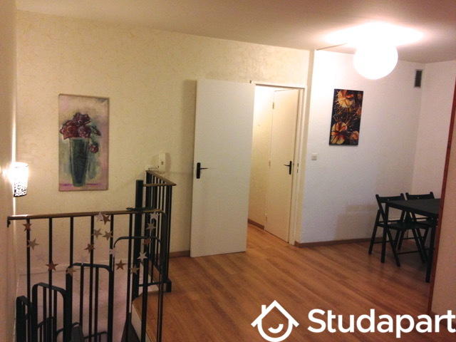 Chambre - 11 m² - 1 pièce