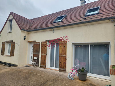 Maison traditionnelle - 110 m² - 6 pièces