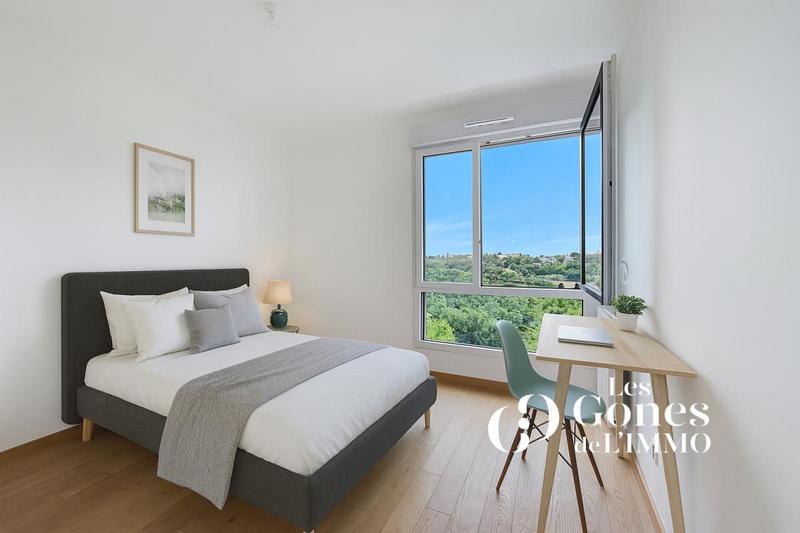 Appartement - 117 m² - 5 pièces