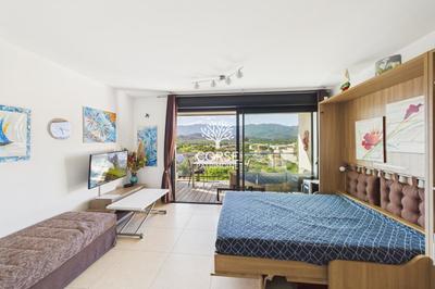 Studio - 30 m² - 1 pièce