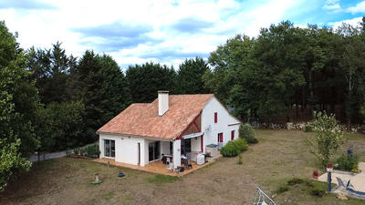 Maison - 220 m² - 8 pièces