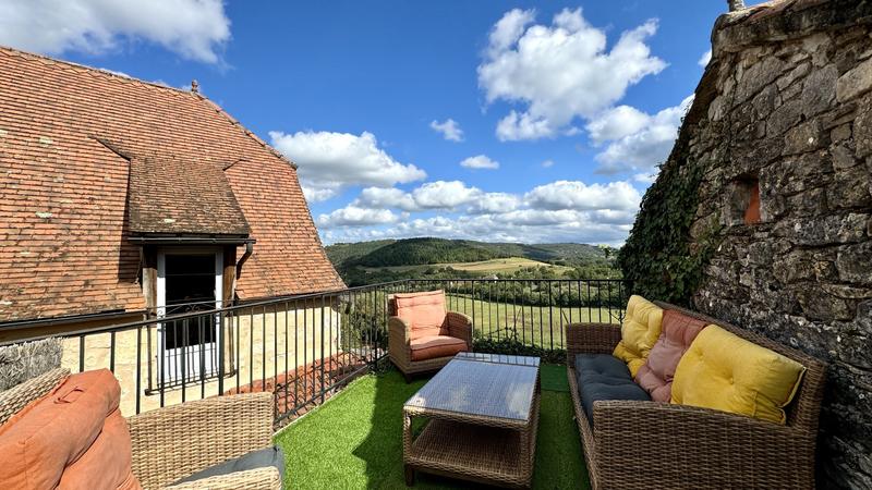 Maison - 230 m² - 9 pièces