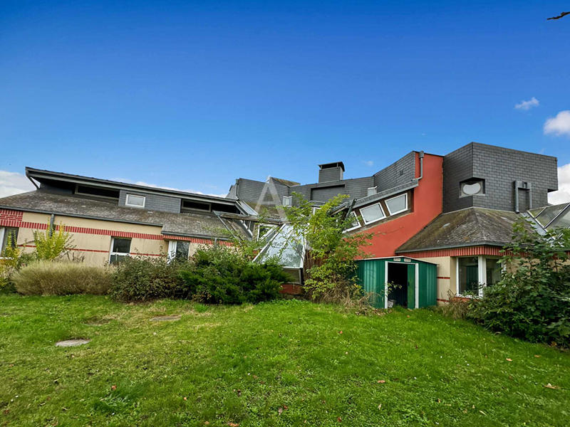 Maison - 320 m² - 12 pièces