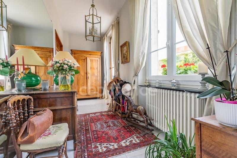 Maison de maîtres - 420 m² - 11 pièces