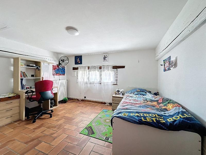 Propriété - 623 m² - 14 pièces