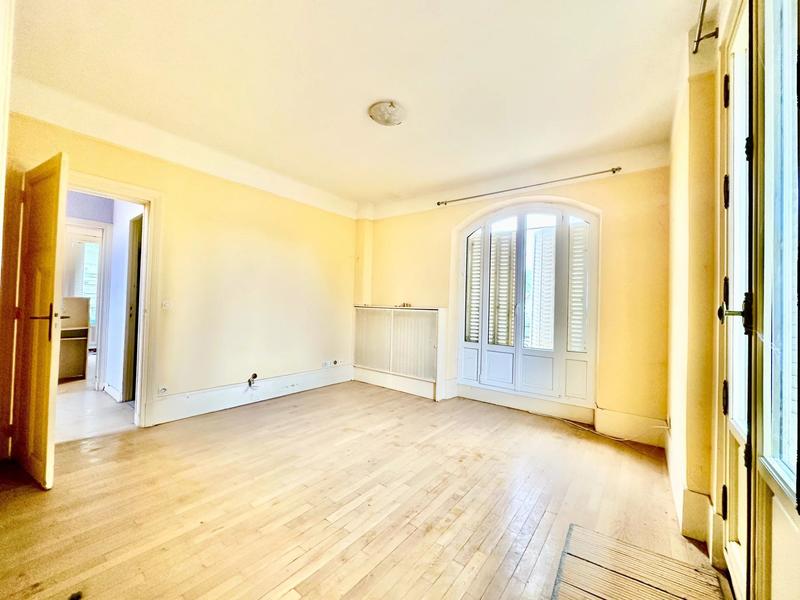 Maison - 201 m² - 6 pièces