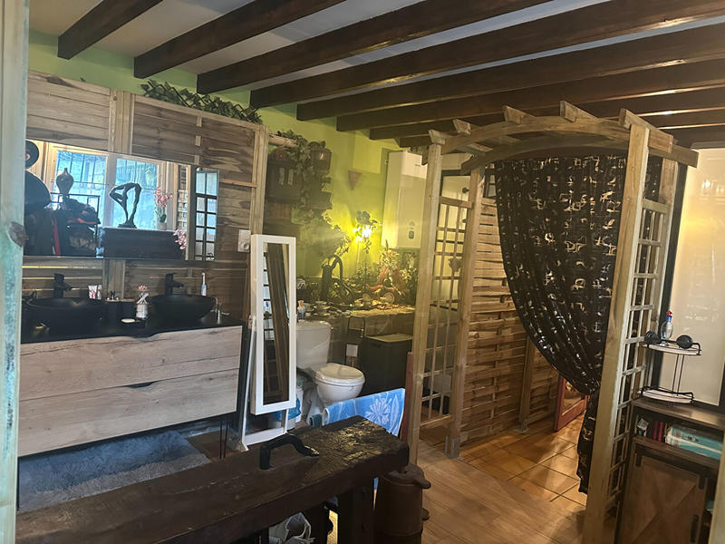 Maison - 202 m² - 7 pièces