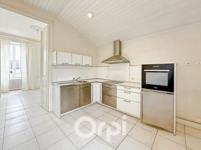 Maison - 231 m² - 8 pièces