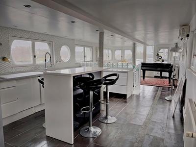 Maison - 230 m² - 15 pièces