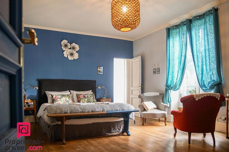 Maison - 320 m² - 10 pièces