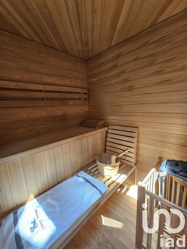 Maison - 313 m² - 9 pièces