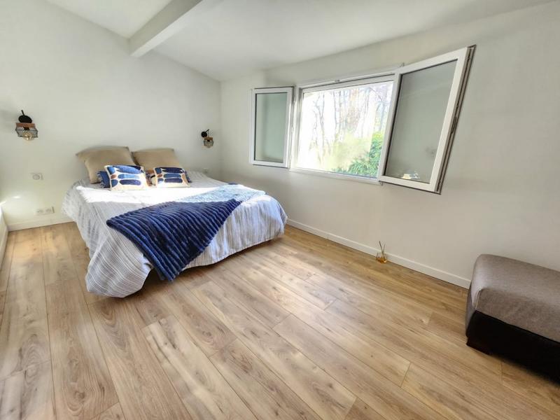 Maison - 200 m² - 8 pièces