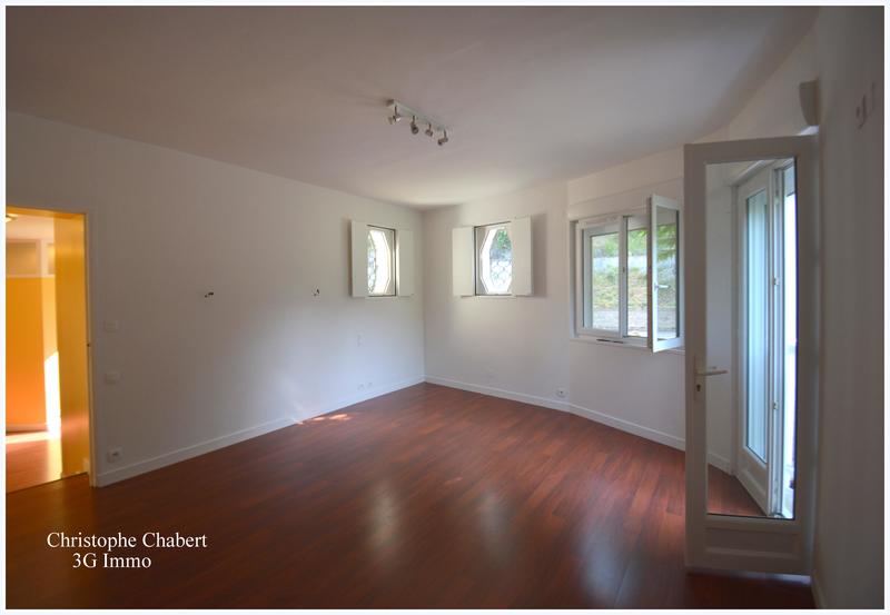 Maison - 265 m² - 9 pièces