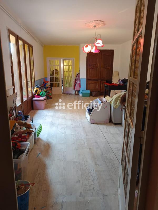 Maison - 518 m² - 12 pièces