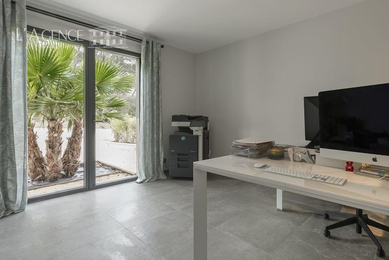 Maison - 276 m² - 8 pièces