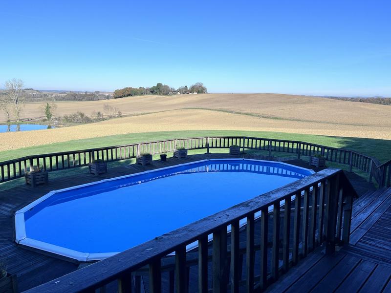 Maison traditionnelle - 290 m² - 7 pièces