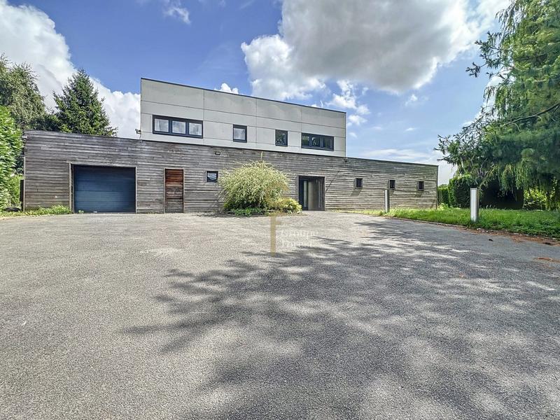 Maison - 231 m² - 6 pièces