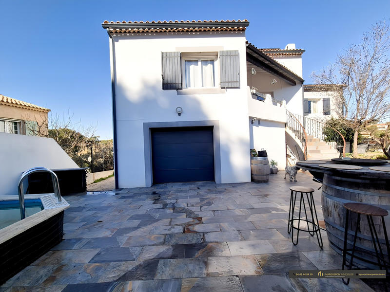 Villa - 185 m² - 7 pièces