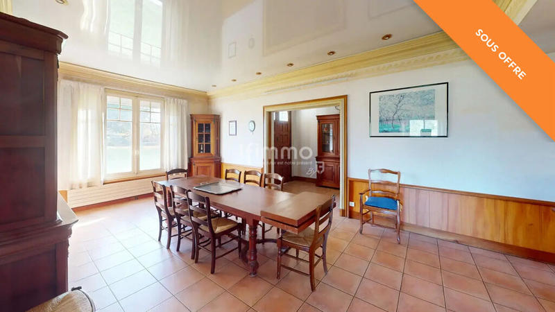 Demeure - 200 m² - 9 pièces