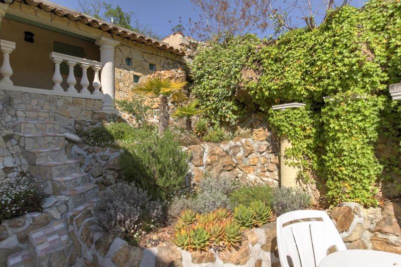 Demeure - 110 m² - 5 pièces