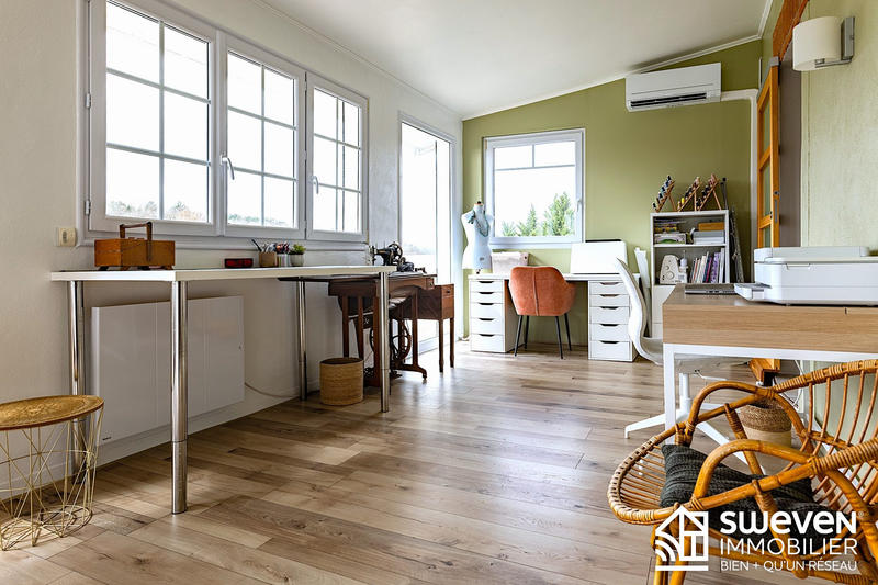 Maison - 220 m² - 8 pièces