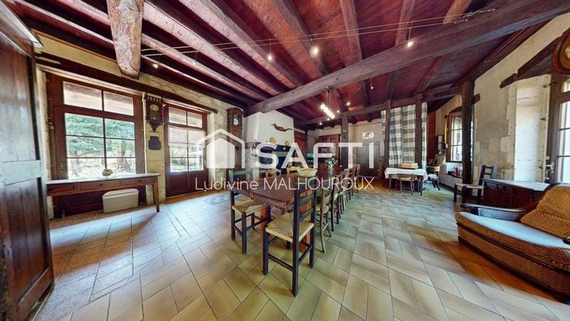 Maison - 200 m² - 7 pièces