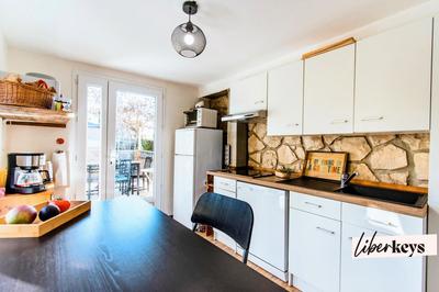 Maison - 256 m² - 6 pièces