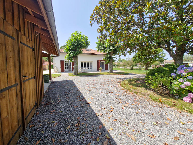 Maison - 215 m² - 7 pièces